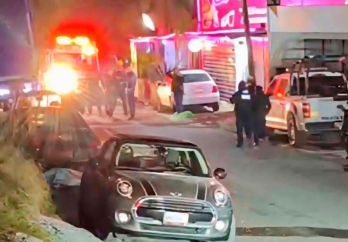 EnfoqueNoticias's tweet card. 🚓 6 muertos y 8 heridos tras ataque en un bar de Tula, Hidalgo Hidalgo.- Un comando armado perpetró un ataque la madrugada de este 29 de noviembre en el bar "La Resaka", cuyo saldo hasta ahora es...