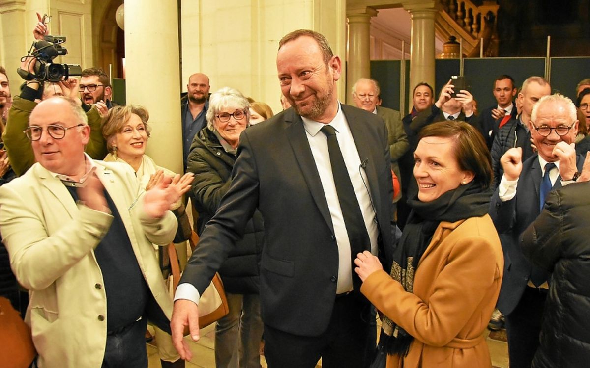 TelegVannes's tweet card. Élu dès le premier tour en 2014, David Robo, maire sortant, réussit la passe de deux. Du jamais vu à Vannes !