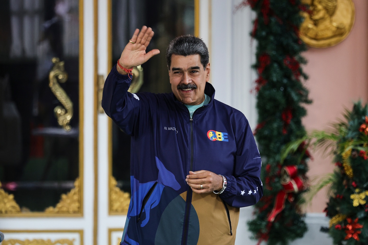 AlexHortonTX's tweet card. The White House has proposed a leaflet drop over Caracas, reminding citizens about the $50 million U.S. bounty on Venezuelan leader Nicolás Maduro.