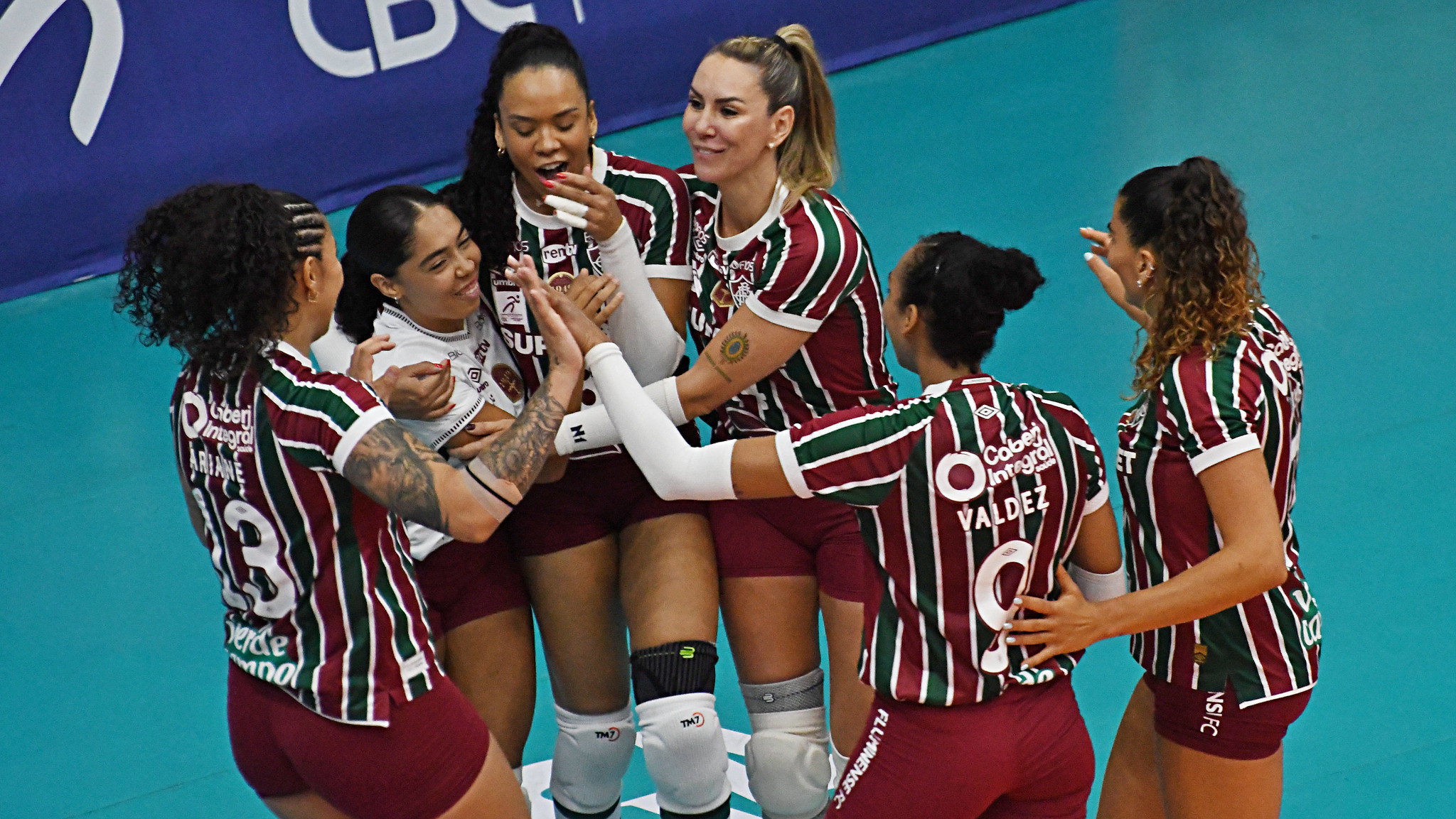 NETFLU's tweet card. Notícias do Fluminense Football Club, blogs, youtube, vídeos, cobertura dos treinos e muito mais sobre o Tricolor.