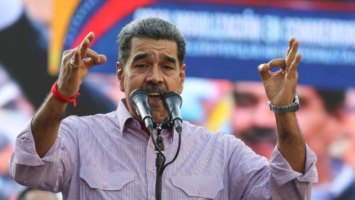 OrlvndoA's tweet card. El estudio, que analiza la distribución de las tendencias políticas en el país, revela que la base de apoyo dentro del chavismo se ha debilitado significativamente.