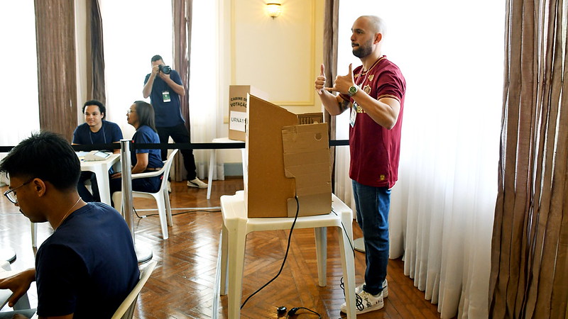 NETFLU's tweet card. Notícias do Fluminense Football Club, blogs, youtube, vídeos, cobertura dos treinos e muito mais sobre o Tricolor.