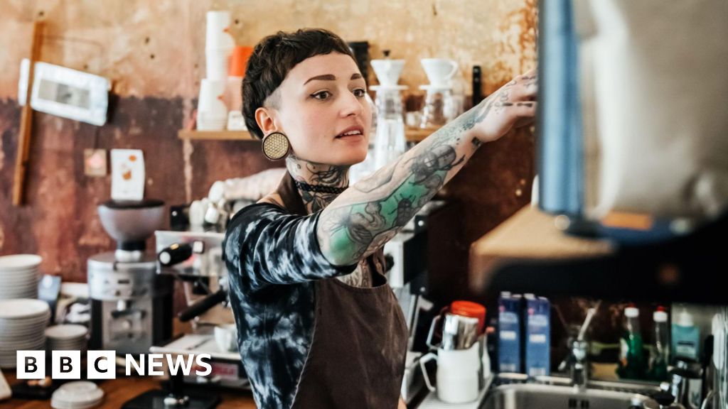 LeicsForBiz's tweet card. The rate has risen to 4.4%, official figures show, the highest figure since September 2021.