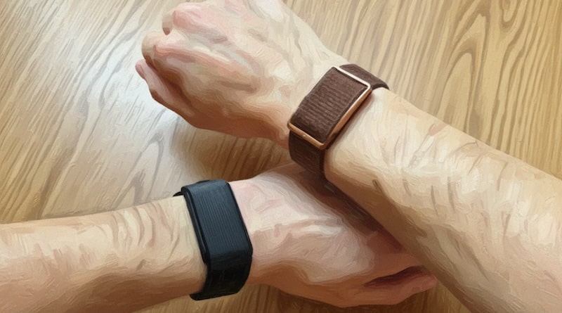 HFGEnthusiast's tweet card. Polar jumped into the subscription-free band space with the Loop. How does it compare versus the Amazfit Helio Strap? Let's find out.