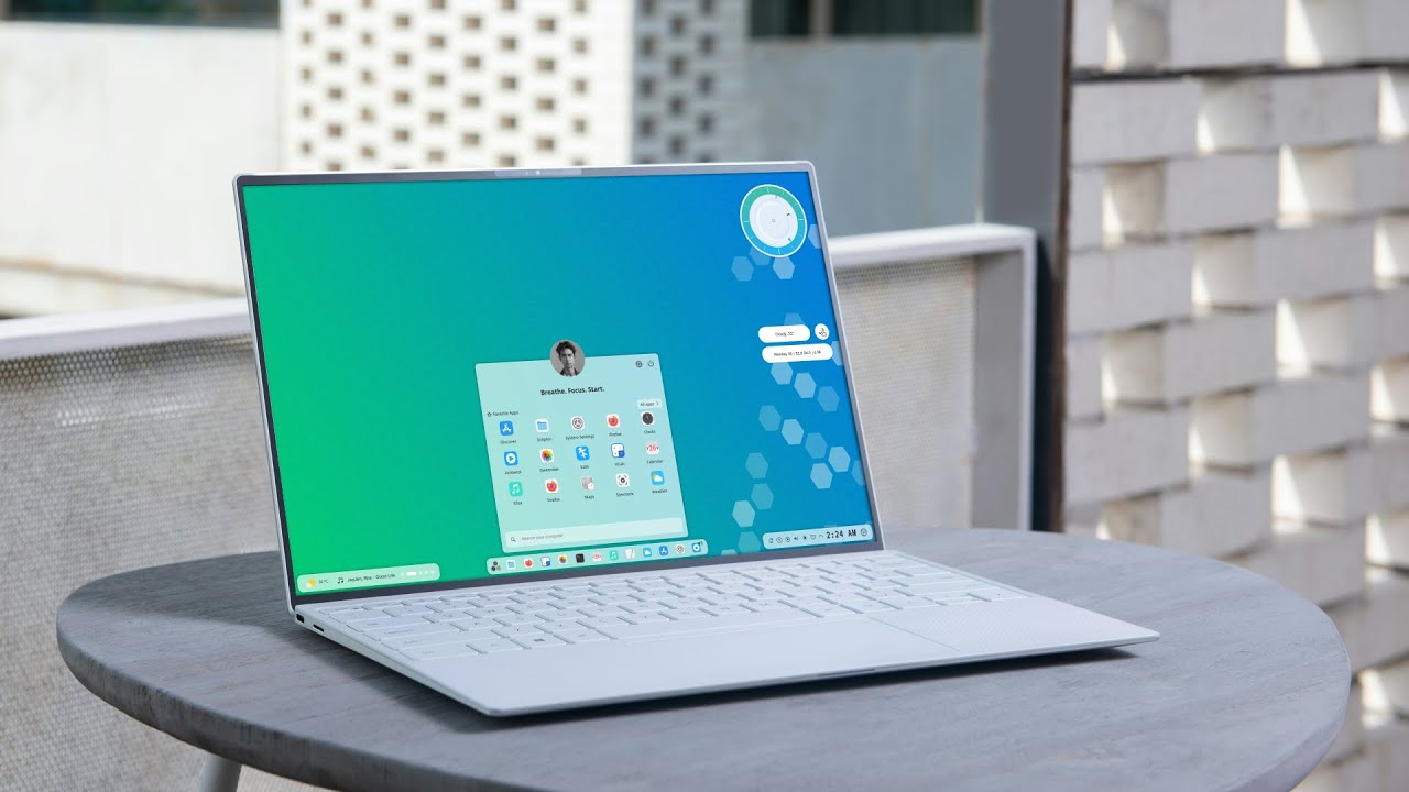 LinuxScoop's tweet card. Final Result - KDE Plasma 6.4 Customization Sleek, Elegant, and...