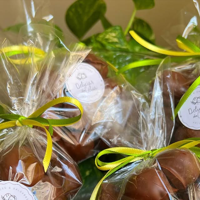 FuxicodeMulher1's tweet card. Delícias da Célia (@deliciasdacelia_rj) • Instagram photo