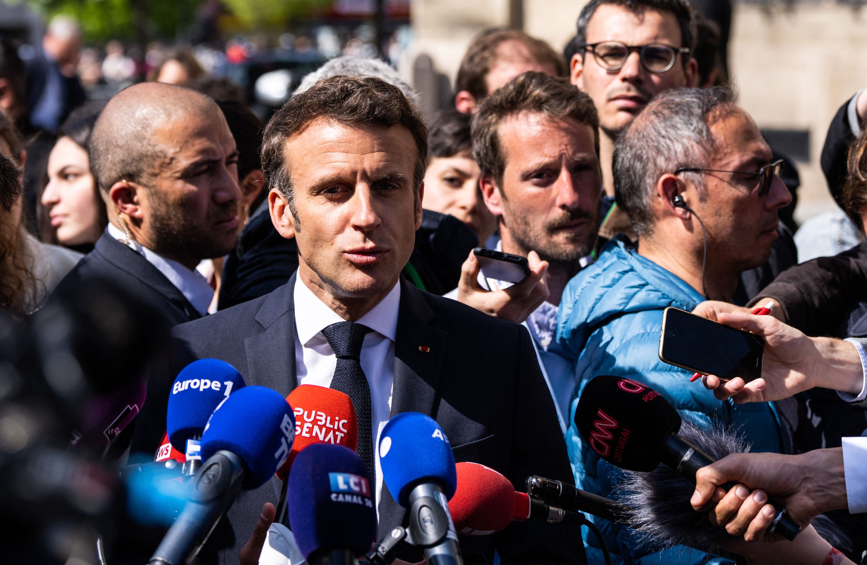 classerichelieu's tweet card. Agacé par une Arcom jugée trop « timorée », Macron multiplie les projets de labélisation de l’information et de référé contre les « fausses nouvelles ». Un arsenal inédit qui donnerait à l’État le...