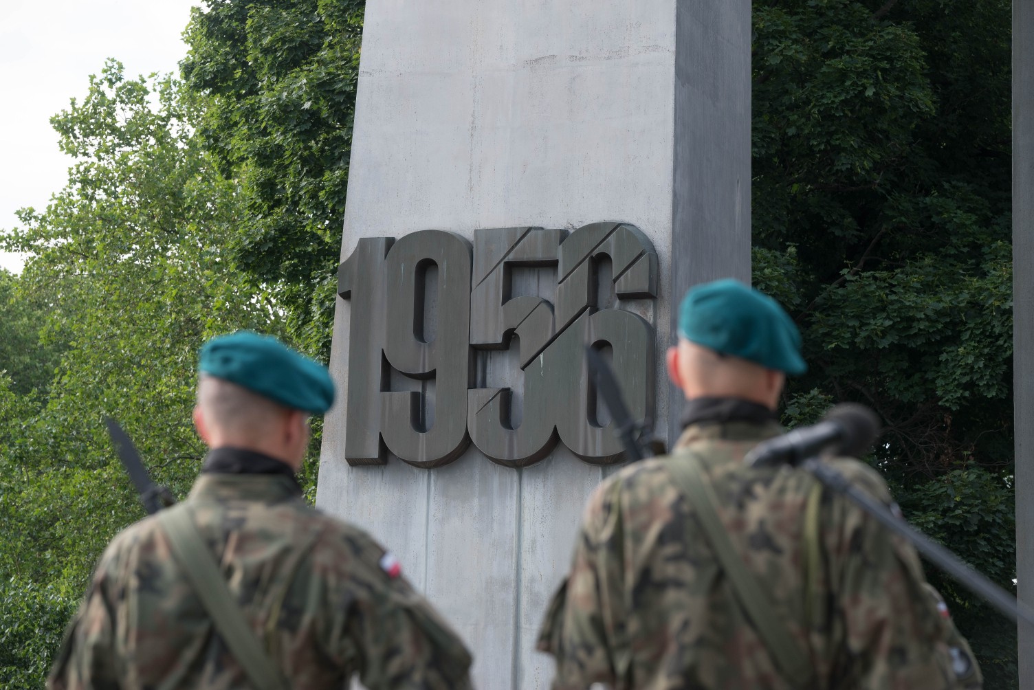 codziennypoznan's tweet card. W Poznaniu pojawiła się inicjatywa, by rok 2026 ogłosić Rokiem Bohaterów Poznańskiego Czerwca 1956. Projekt stanowiska w tej sprawie złożyli radni klubów Koalicji Obywatelskiej i Lewicy Polska 2050.