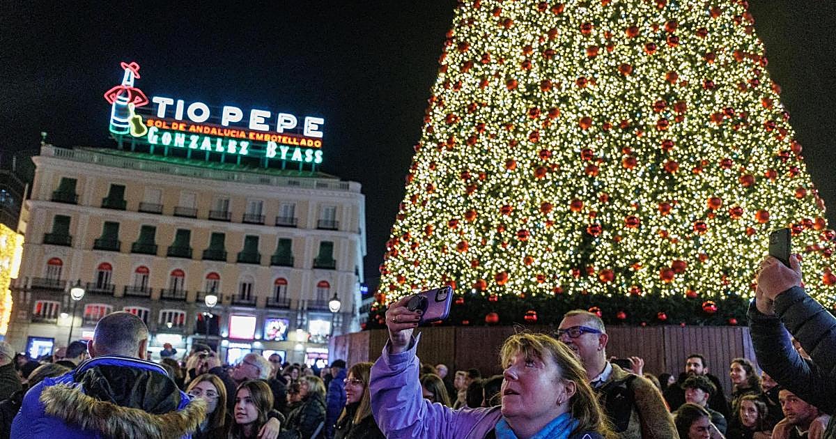 abc_es's tweet card. El caso del herido en Vallecas cuando atacaba a agentes al grito de «¡Alá es grande!» se investiga como terrorismo