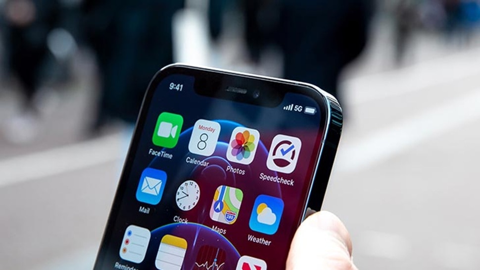 ZeeKannadaNews's tweet card. how to reduce data usage on phone: ಕೆಲವೊಮ್ಮೆ ಮೊಬೈಲ್‌ಗಳಲ್ಲಿ ಡೇಟಾ ಬೇಗನೆ ಖಾಲಿಯಾಗುತ್ತದೆ. ಹೀಗಿರುವಾಗ ಕೆಲವು ಸೆಟ್ಟಿಂಗ್‌ಗಳನ್ನು ಬದಲಾಯಿಸುವುದರಿಂದ ಡೇಟಾ ತ್ವರಿತವಾಗಿ ಖಾಲಿಯಾಗುವುದನ್ನು ತಡೆಯುತ್ತದೆ.