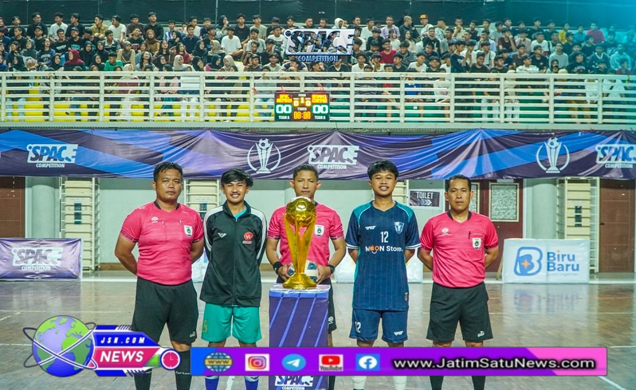 jatimsatunews's tweet card.    Dua tim final bertanding pada final Space Competittion 2025 di Wahana Ekspresi Poesponegoro (WEP) Gresik, Minggu (16/11/2025) (Dok. Panit...