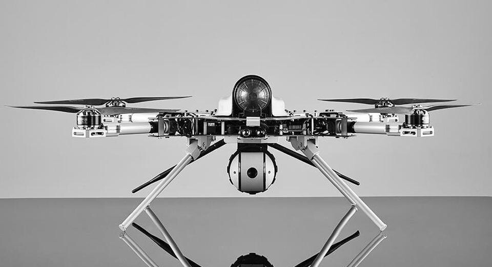 dircomdigital's tweet card. El peligro de los drones autónomos es real. Según un informe del Consejo de Seguridad de las Naciones Unidas, el año pasado por primera vez un dron militar...