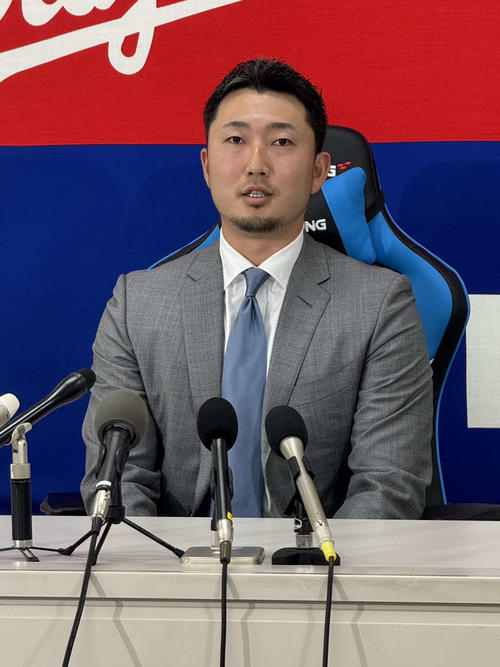 GojiOkiRanshi5's tweet card. 中日藤嶋健人投手（27）が30日ナゴヤ球場に隣接する選手寮「昇竜館」で契約更改し3500万円アップの1億2000万円で3年契約を結んだ。「9年前、仮契約の時に… - 日刊スポーツ新聞社のニュースサイト、ニッカンスポーツ・コム（nikkansports.com）