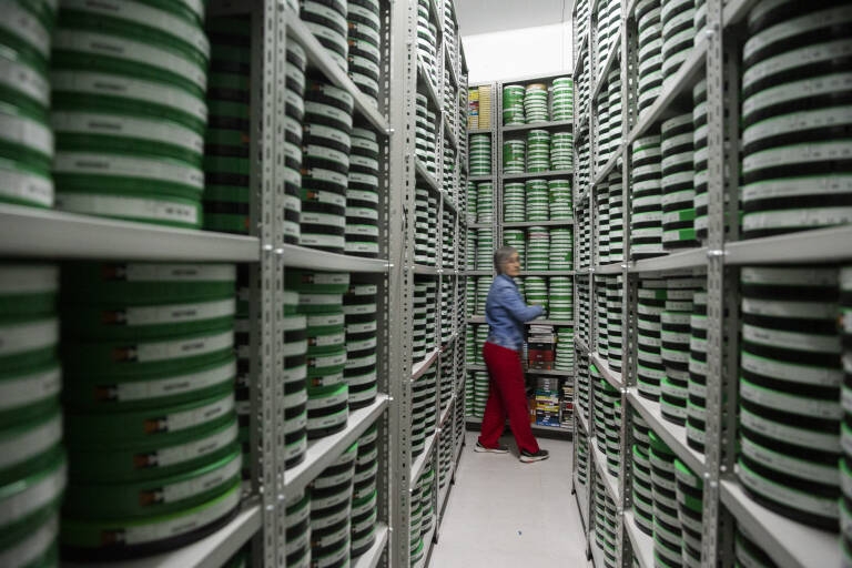 Aurolenska's tweet card. Día Mundial del Patrimonio Audiovisual: ¿a alguien le importa la Filmoteca?