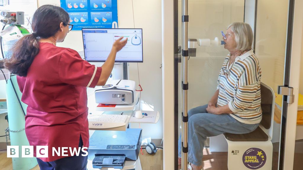 BBCWiltshire's tweet card. The £74,000 piece of equipment was paid for by donations to Salisbury Hospital's Stars Appeal.