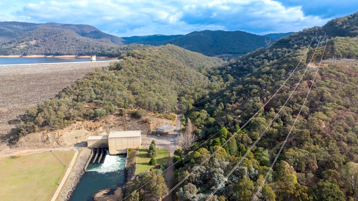 InsideWaterMag's tweet card. New pumped hydro investigations at Blowering, Burrendong and Hume dams could boost renewable energy storage across regional NSW.