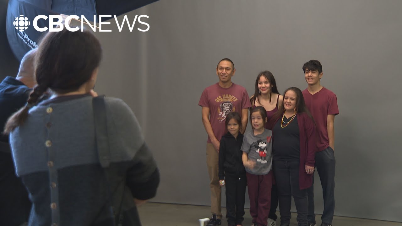 HelpPortraitVan's tweet card. Free holiday portraits bring joy to Downtown Eastside community