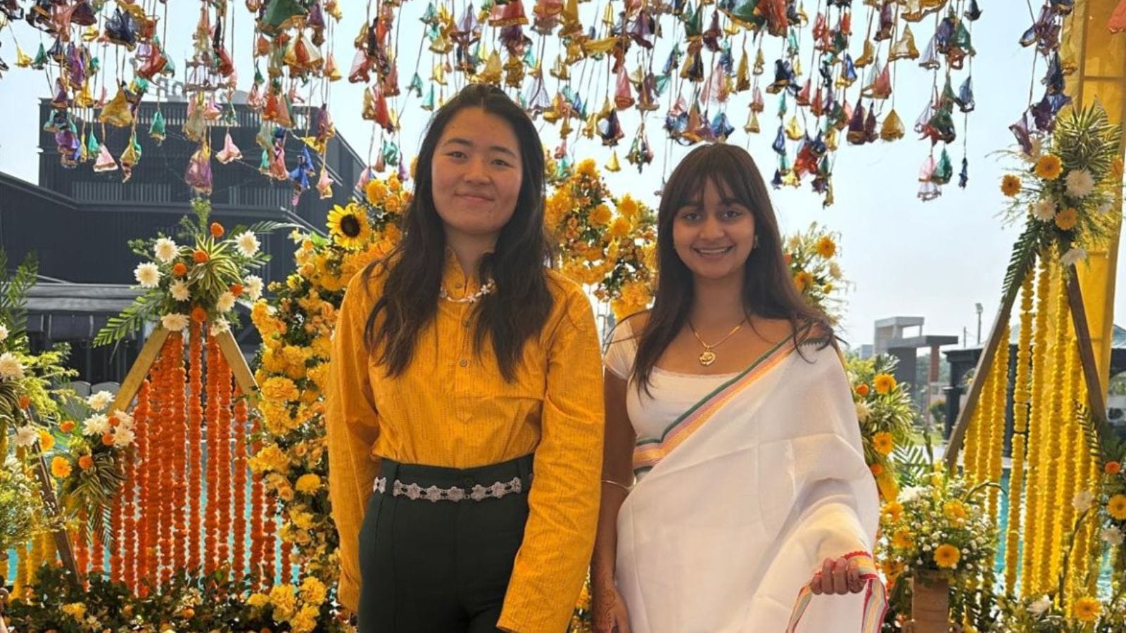 Varmastweet's tweet card. While Amazon Prime’s two-day delivery feels standard in the US, apps in India can deliver groceries and even traditional outfits in under 10 minutes.