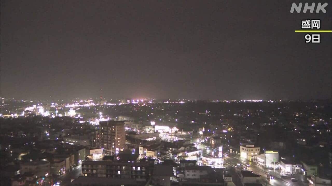 nhk_news's tweet card. 【NHK】今月9日にマグニチュード6.9の地震が発生するなど、三陸沖で続く地震活動について分析を進めている専門家は、プレート境界がゆっくりとずれ動く「スロースリップ」で引き起こされている可能性があると指摘してい