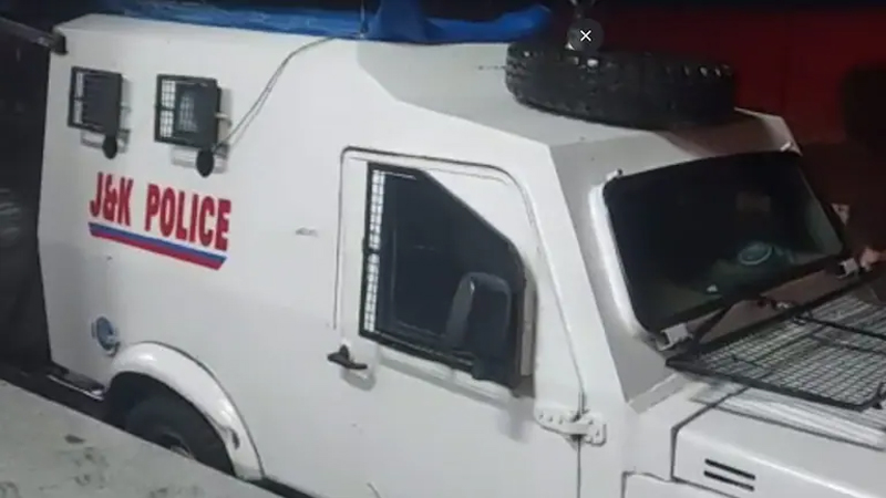 publictvnews's tweet card. ಶ್ರೀನಗರ: ವೈಟ್‌ ಕಾಲರ್‌ ಭಯೋತ್ಪಾದನೆ ಮಾಡ್ಯೂಲ್‌ ಪ್ರಕರಣಕ್ಕೆ (White Collar Terror Module Case) ಸಂಬಂಧಿಸಿದಂತೆ ಜಮ್ಮು ಮತ್ತು ಕಾಶ್ಮೀರ ಪೊಲೀಸರ ರಾಜ್ಯ ತನಿಖಾ ಸಂಸ್ಥೆಯು ಶನಿವಾರ