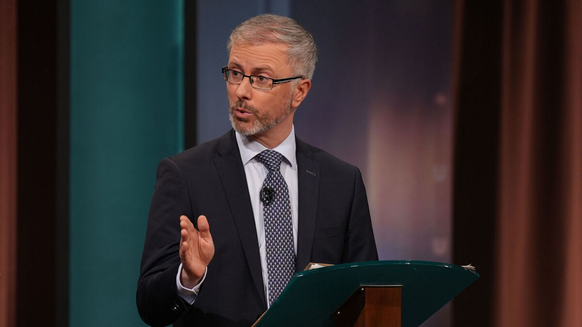 grace_tallon's tweet card. Fine Gael is not in favour of moving to a four-day week