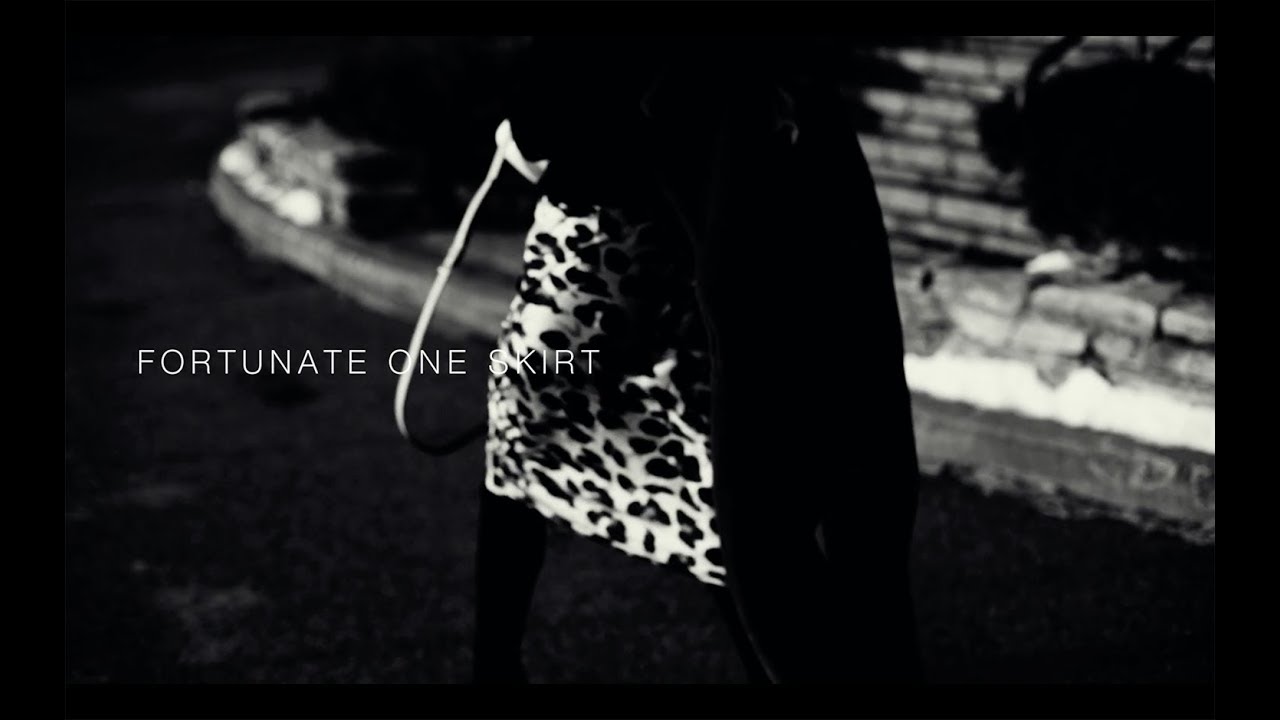 manvsture's tweet card. How to wear a leopard print skirt - Le Temps d'un Café