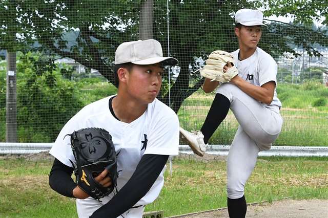 sakigake's tweet card. 　明桜は昨夏の甲子園大会を経験した投手の二枚看板がチームを支える。加藤悠羽（３年）、松橋裕次郎（同）は直球も変化球もレベルが高い。大舞台で初戦敗退に終わった昨年の悔しさを乗り越え、目指すは「全国制覇」…