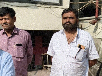 Divya_Bhaskar's tweet card. ગોંડલ તાલુકામાં ટેકાના ભાવે મગફળીની ખરીદીમાં...