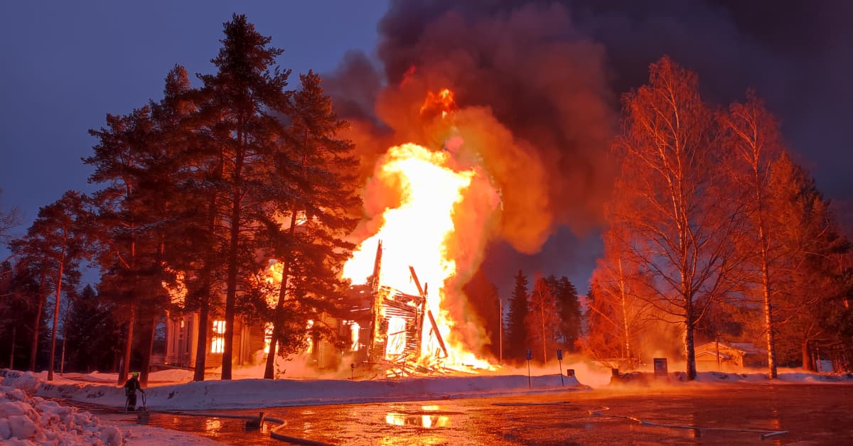ProSPeReS1's tweet card. Southeastern Finland police say the fire may have been started intentionally.