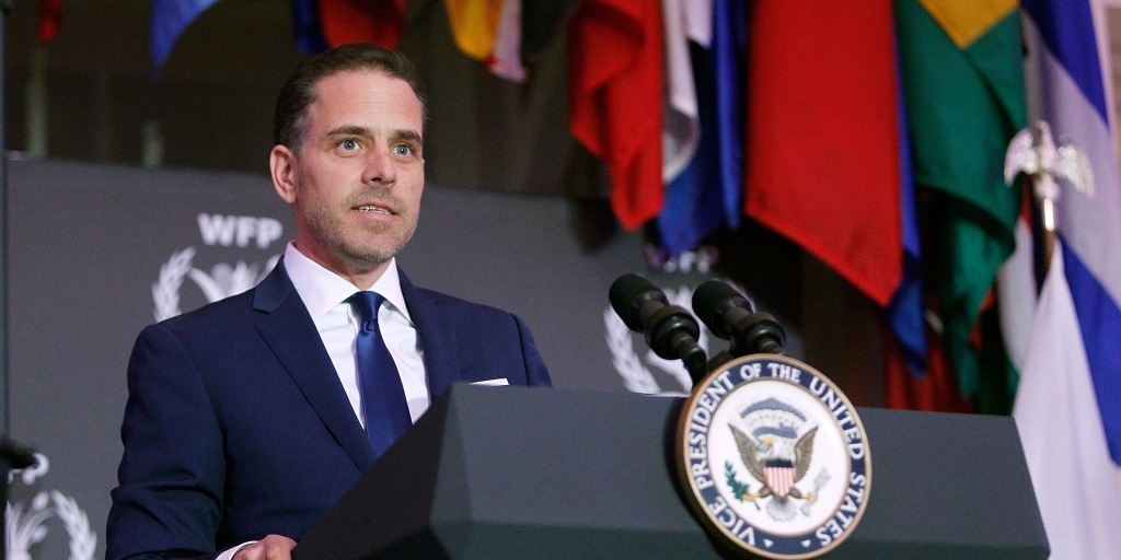 kylegriffin1's tweet card. A 64-page document that was later disseminated by close associates of President Donald Trump appears to be the work of a fake "intelligence firm."