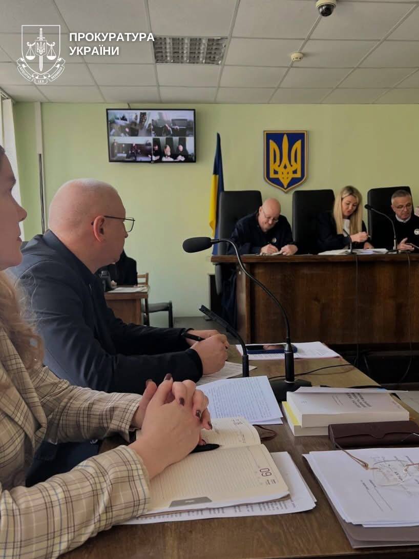 ZeDeachdaire's tweet card. Керівник Миколаївської обласної прокуратури Ігор Домущей, як старший групи прокурорів, взяв участь у підготовчому судовому засіданні у резонансній справі щодо