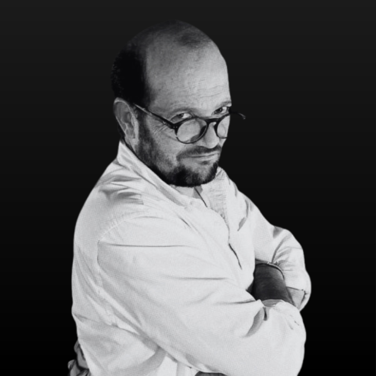 DanielSamperO's tweet card. En el justo momento en que chismoseaba el listado de peculiares gastos del presidente Berto, mi hija mayor me quitó el celular para mostrarme una …