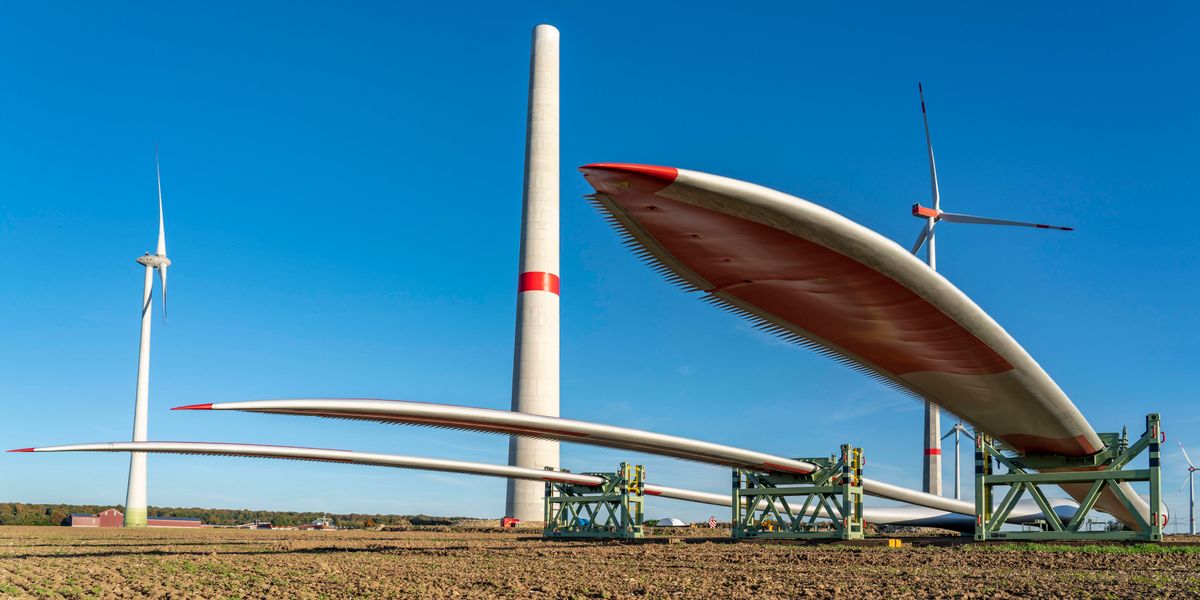 horn_helmut's tweet card. Mehr Windkraft ist das Ziel, nicht nur in Deutschland. Doch entscheidende Teile der Anlagen lassen sich kein zweites Mal verwenden, es entsteht haufenweise Müll. Eine Lösung ist kaum in Sicht.