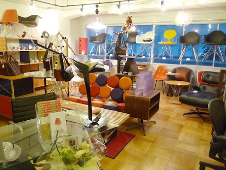 tokai_retweeter's tweet card. 栄のミッドセンチュリー家具店「case study shop（ケーススタディショップ）」（名古屋市中区栄3、TEL 052-243-1950）が7月6日、移転リニューアルオープンした。