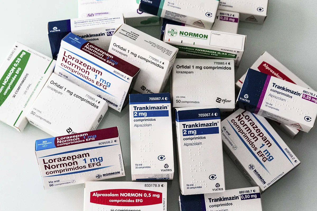 elmundoes's tweet card. «¡El que no esté colocado que se coloque... y al loro!», dijo el alcalde de Madrid, Enrique Tierno Galván, en 1984, antes de un concierto en el Palacio de los...