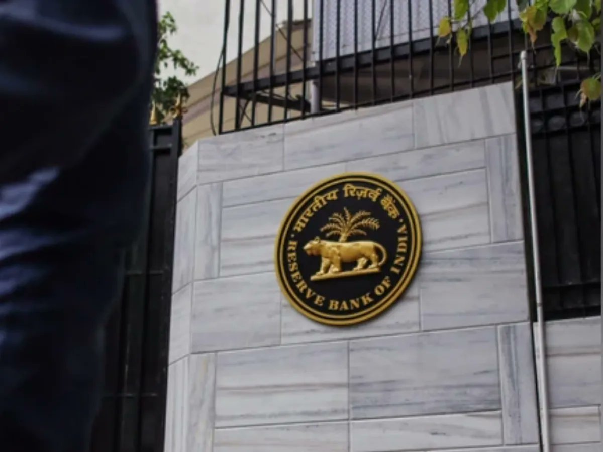 bshindinews's tweet card. RBI द्वारा दिसंबर 2025 की MPC बैठक में रेपो रेट पर निर्णय लिया जाएगा और ब्याज दरों में कटौती या स्थिरता पर फैसला होगा