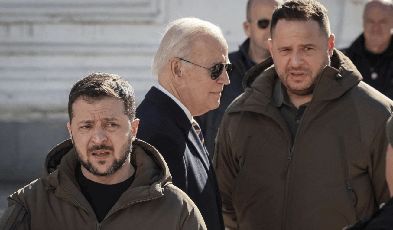 Rapt_plusalpha's tweet card. ウクライナ国家汚職対策局（NABU）は28日、ゼレンスキー大統領の最側近であるアンドリー・イェルマーク大統領府…