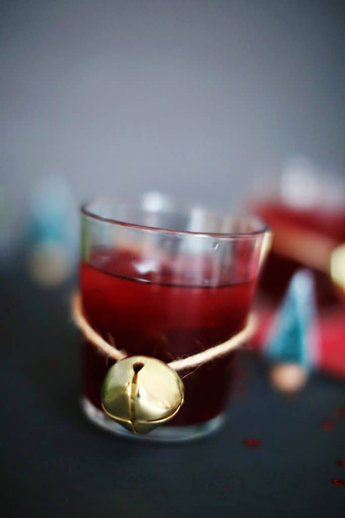 miznelliebellie's tweet card. The Whiskey Pom Cocktail. A delicious mix of pomegranate juice and whiskey. An easy, delicious, and beautiful whiskey cocktail recipe!