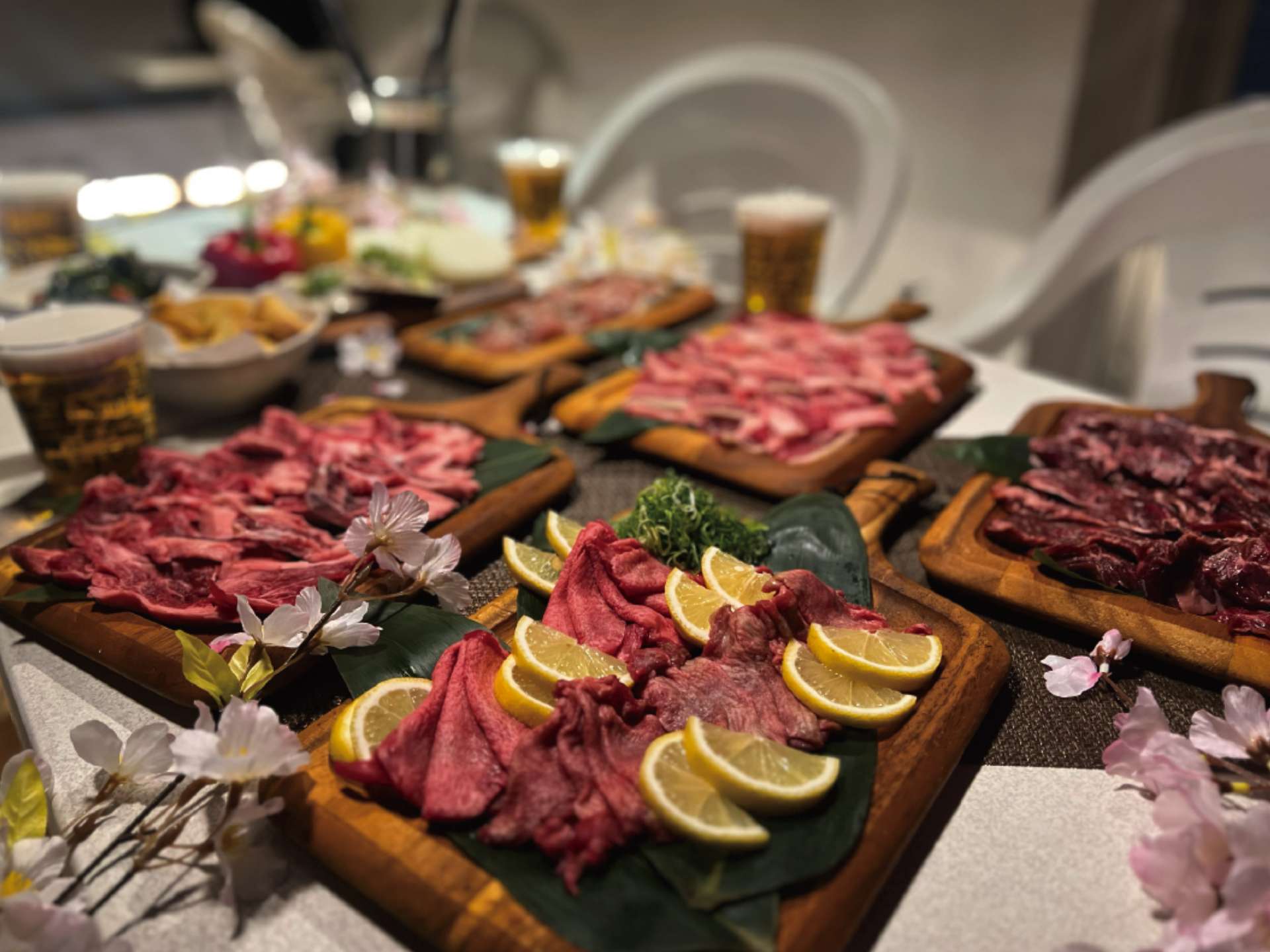 yuya_hic_ceo's tweet card. 梅田のテラスでバーベキュー！ - アソビバー ASOBIBAR 大阪 茶屋町店 | 相席 スタンディングバー