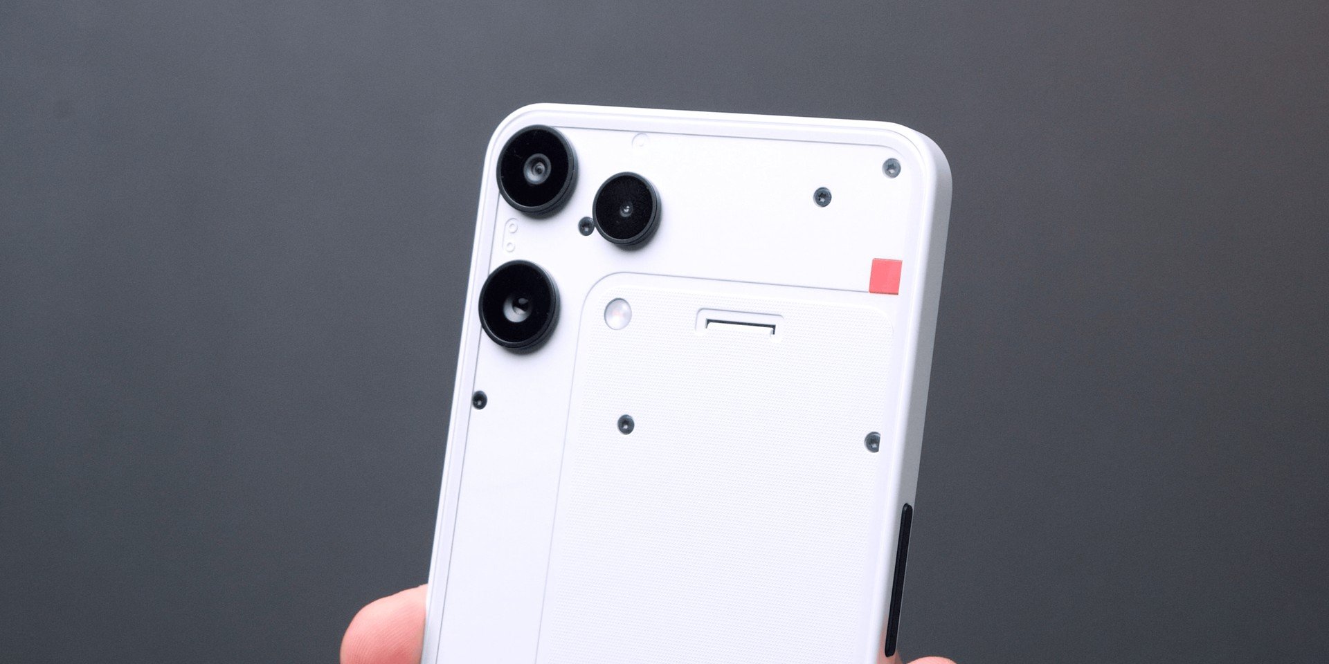 HDblog's tweet card. Il Nothing Phone 3a Lite è lo smartphone più accessibile della linea Nothing, pensato per offrire un’esperienza pulita, fluida e dal design iconico a un prezzo più contenuto. Display AMOLED da 6.77...