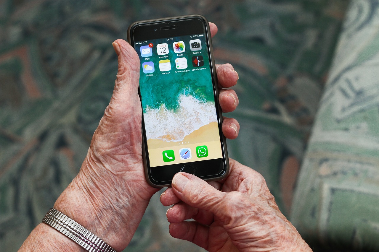 TechHelperTips's tweet card. A few simple tweaks can make a huge difference if you need to set up an iPhone for seniors - we've got everything you need to do.