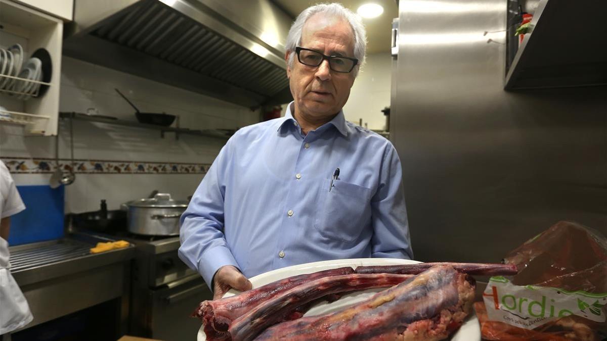 ScanReputation's tweet card. Cuello de avestruz por rabo de toro. El fraude alimentario prolifera @manelvilasero