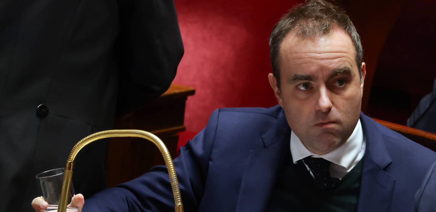 lopinion_fr's tweet card. Incapable d'améliorer l'efficacité de ses dépenses, la France ne semble jamais à court d'idées pour augmenter plus ou moins discrètement ses impôts