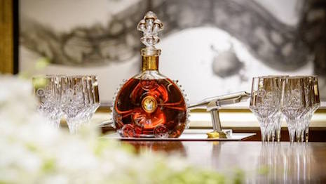 NETWORKPRIVE's tweet card. Cognac-maker Louis XIII de Rémy Martin is demonstrating craftsmanship and savoir-faire during an experiential tasting 52 stories above the streets of New York.