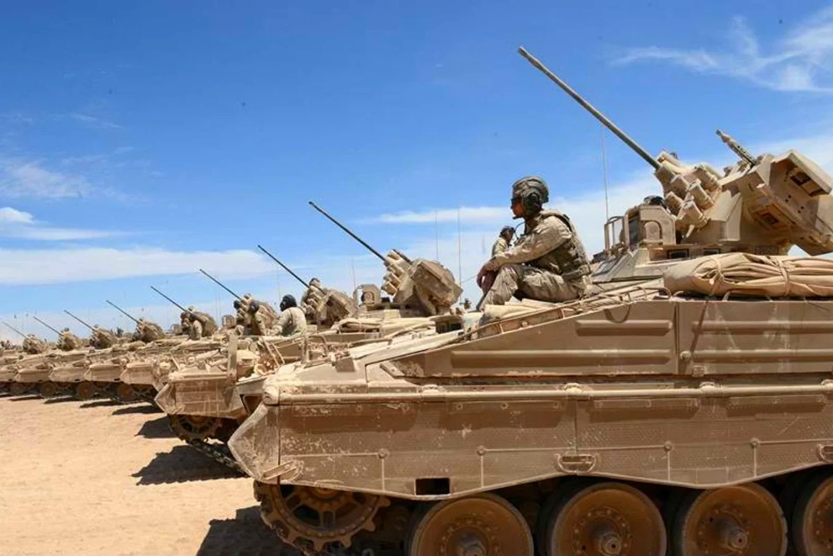 DefensaCom's tweet card. El posible intercambio entre sistemas antiaéreos de Alemania y blindados Marder del Ejército de Chile con destino a Ucrania no está confirmado pero tendría lógica