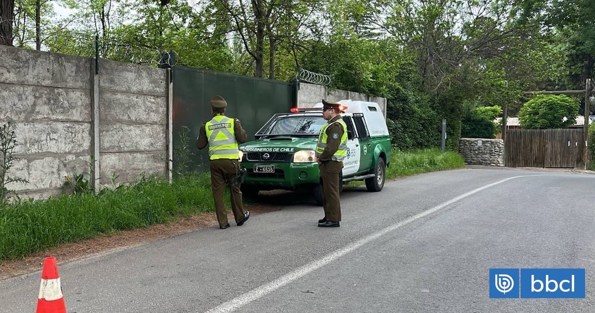 biobio's tweet card. Una mujer de 38 años murió en Pirque en medio de un aparente tratamiento de desintoxicación con un autodenominado “chamán”. Si...