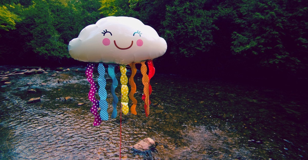 umichLSA's tweet card. The psychology professor Laurie Santos delivers the 'shortest possible crash-course version' of the university’s most popular course ever.