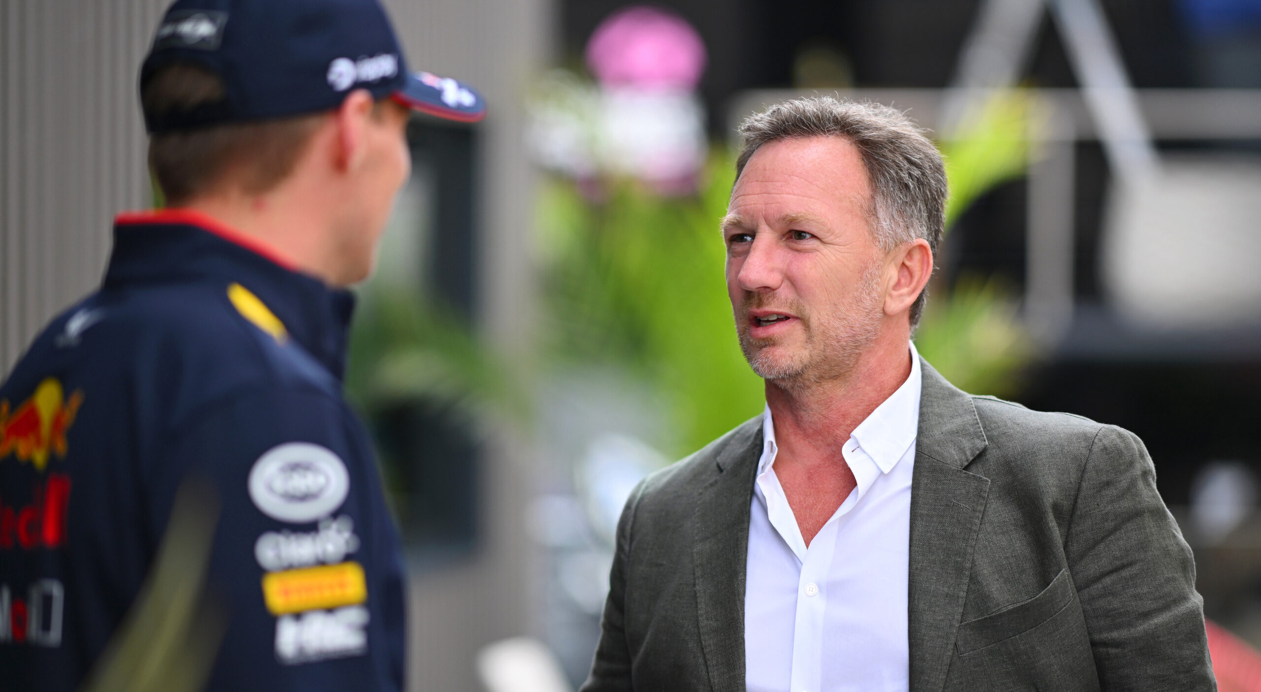 Formule1's tweet card. Verstappen onderhoudt nog steeds nauw contact met ex-Red Bull-teambaas Christian Horner. Hij hoopt voorzichtig op een rentree van de Brit.