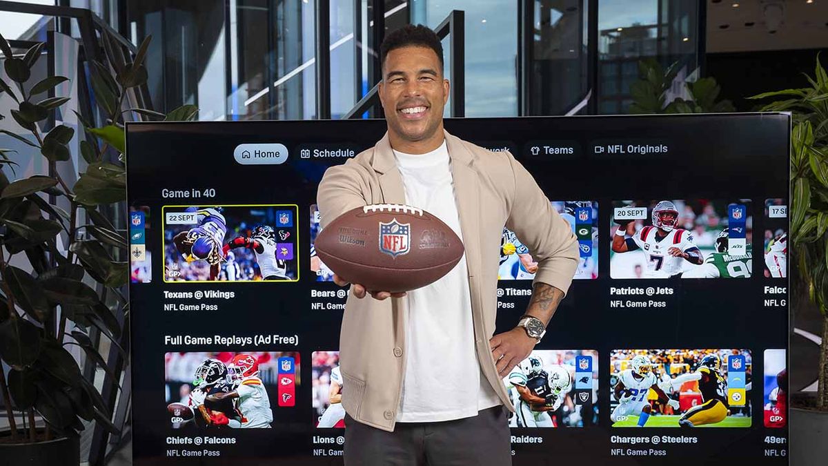 ShortList's tweet card. A growing crowd of UK folks love NFL, but do they actually have a clue what's going on?