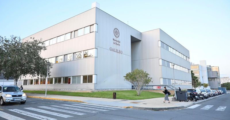 huelva_info's tweet card. El Dr. Aguaded se incorpora este año a la clasificación de los más citados del mundo en toda su trayectoria académica